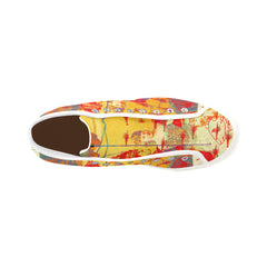 THE ONE BIG QUEEN AND THE MANY LITTLE RED LOBSTERS Men's All Over Print Canvas Sneakers